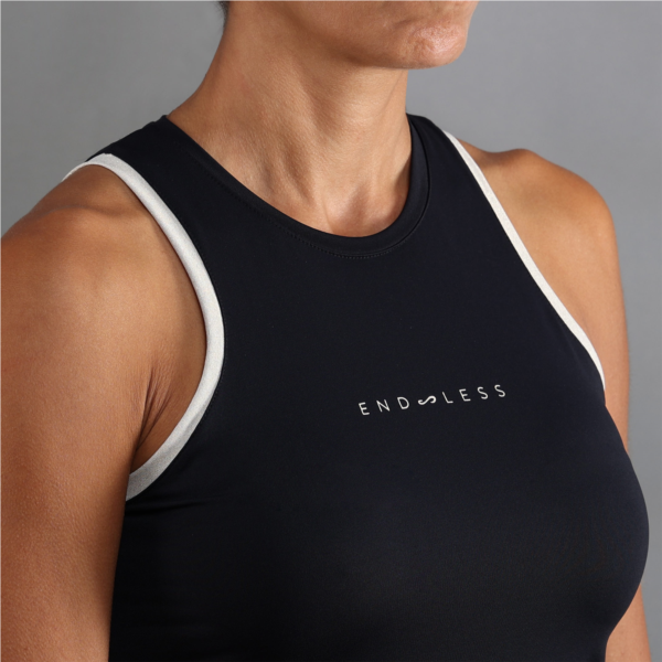 Camiseta Essential Black Golden de Pádel y Tenis